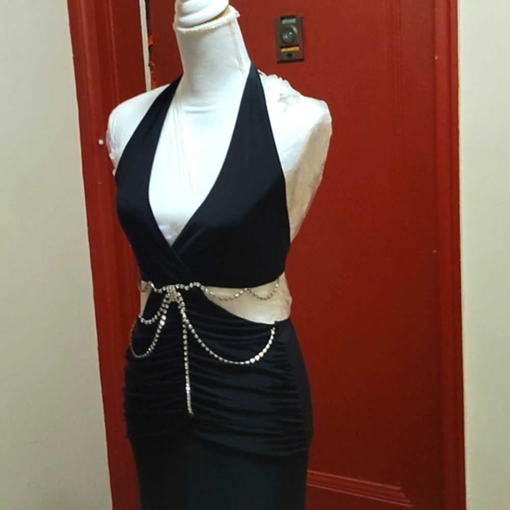SABORO WOMEN'S BLACK GOWN SIZE LARGE